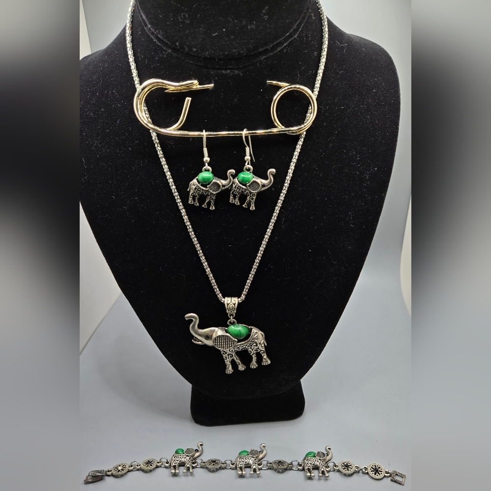 Elephant Set Necklace Bracelet Earrings Silver Tone Green Acrylic Cabs - Picture 2 of 5